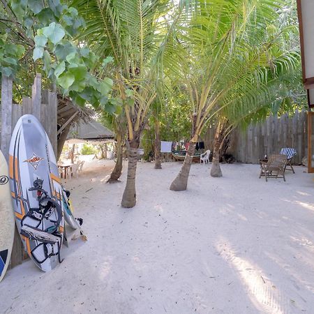 Brickwood Rasdhoo- Beach Front ภายนอก รูปภาพ