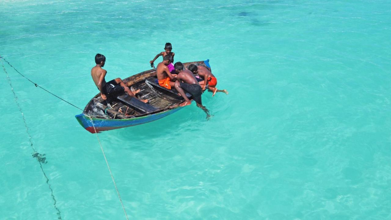 Brickwood Rasdhoo- Beach Front ภายนอก รูปภาพ