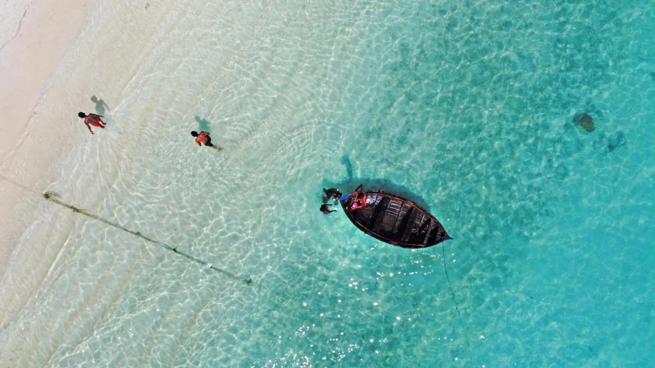 Brickwood Rasdhoo- Beach Front ภายนอก รูปภาพ