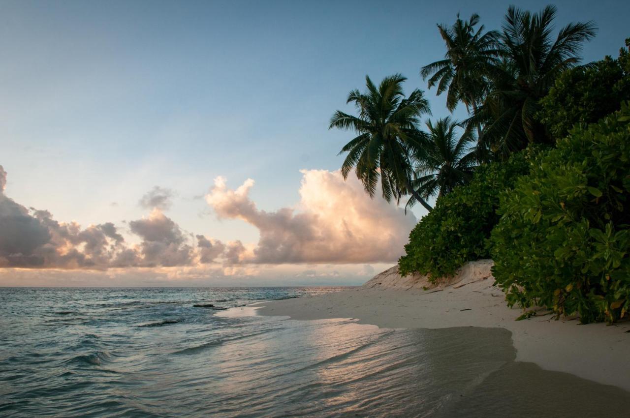Brickwood Rasdhoo- Beach Front ภายนอก รูปภาพ