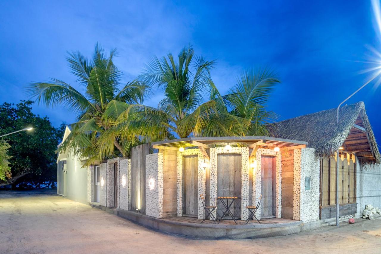 Brickwood Rasdhoo- Beach Front ภายนอก รูปภาพ