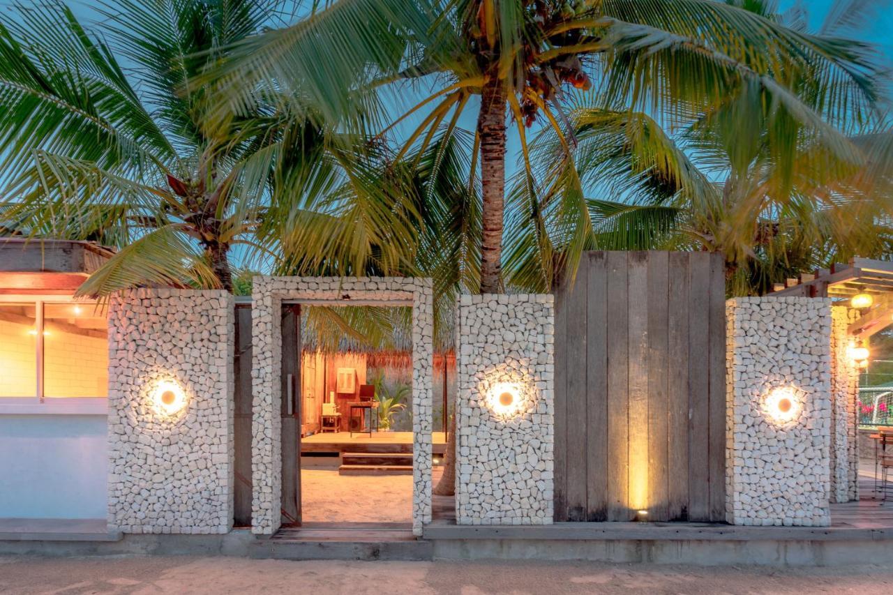 Brickwood Rasdhoo- Beach Front ภายนอก รูปภาพ