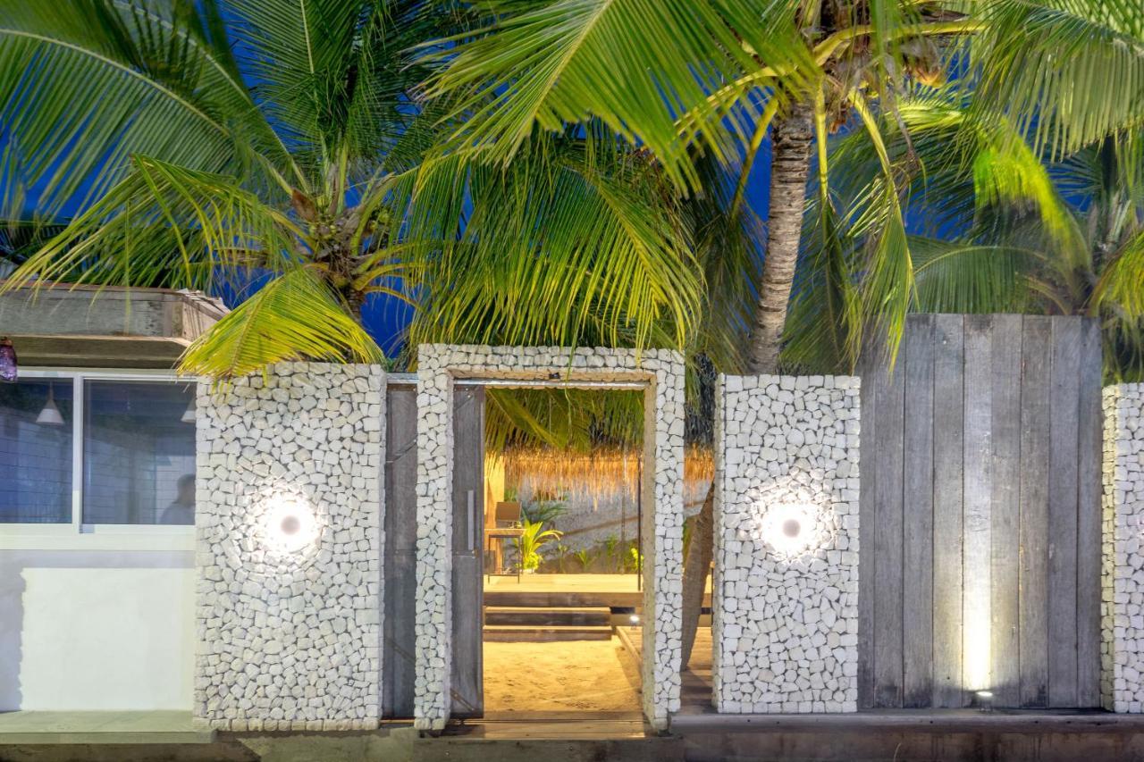 Brickwood Rasdhoo- Beach Front ภายนอก รูปภาพ
