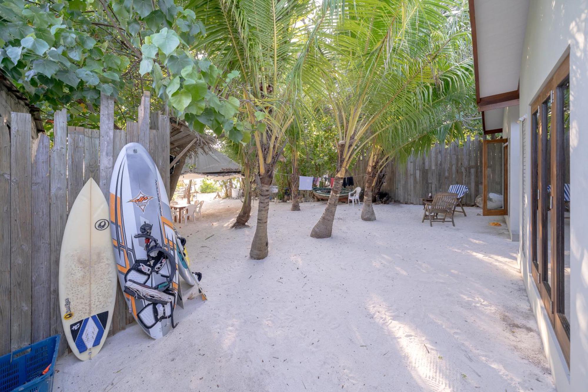 Brickwood Rasdhoo- Beach Front ภายนอก รูปภาพ
