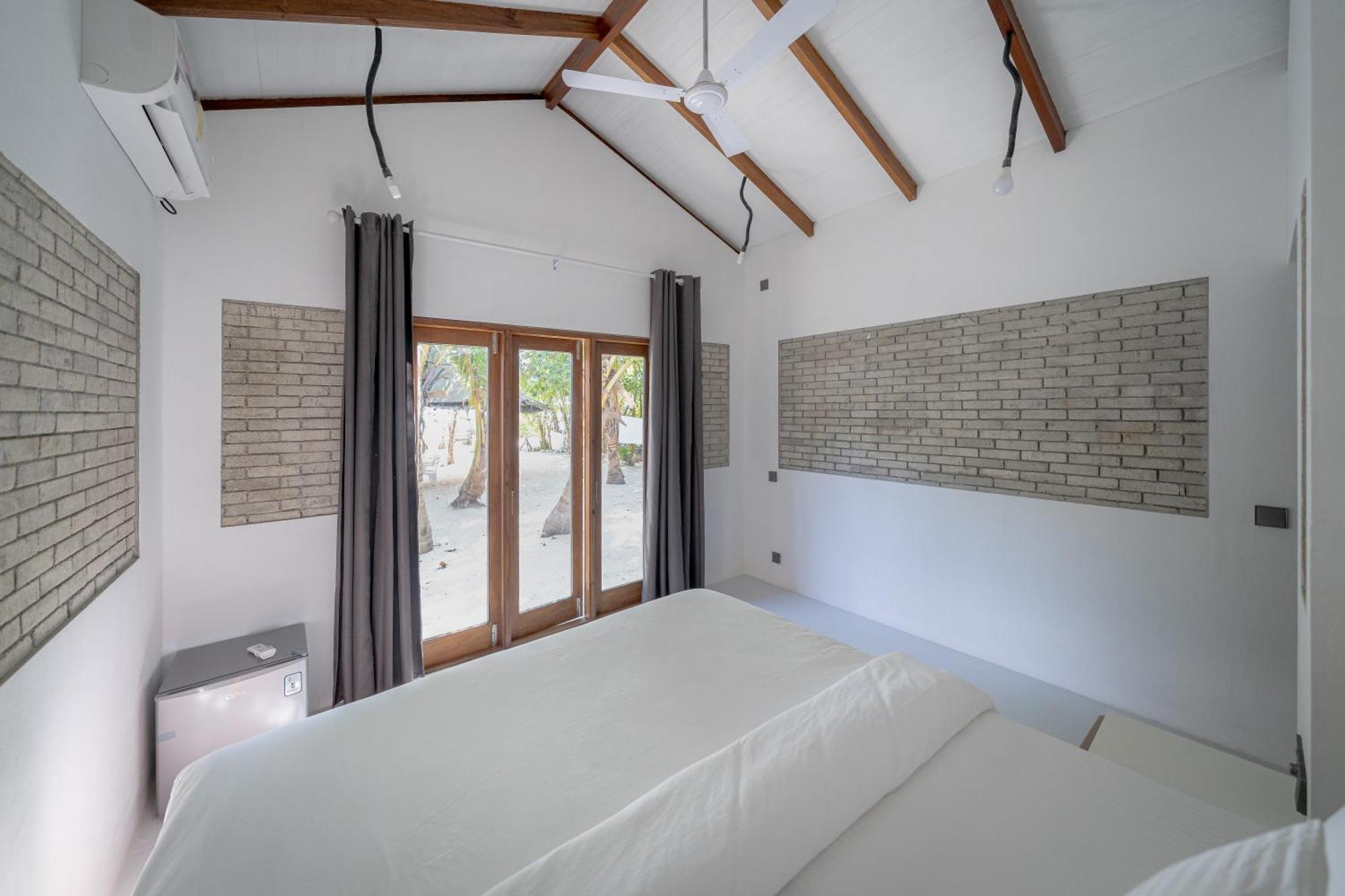 Brickwood Rasdhoo- Beach Front ภายนอก รูปภาพ